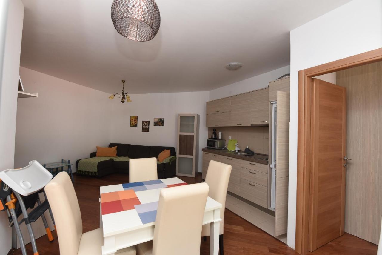 Apartamenti Enjoy Petrovac Exterior photo