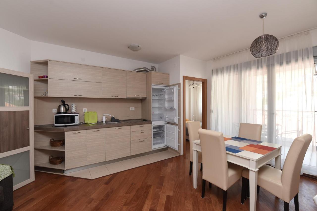 Apartamenti Enjoy Petrovac Exterior photo