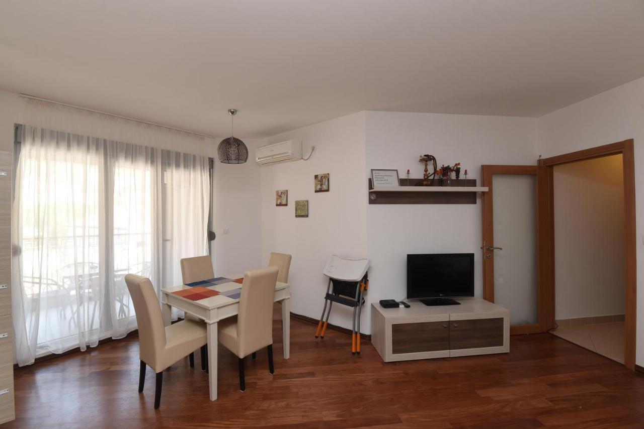 Apartamenti Enjoy Petrovac Exterior photo