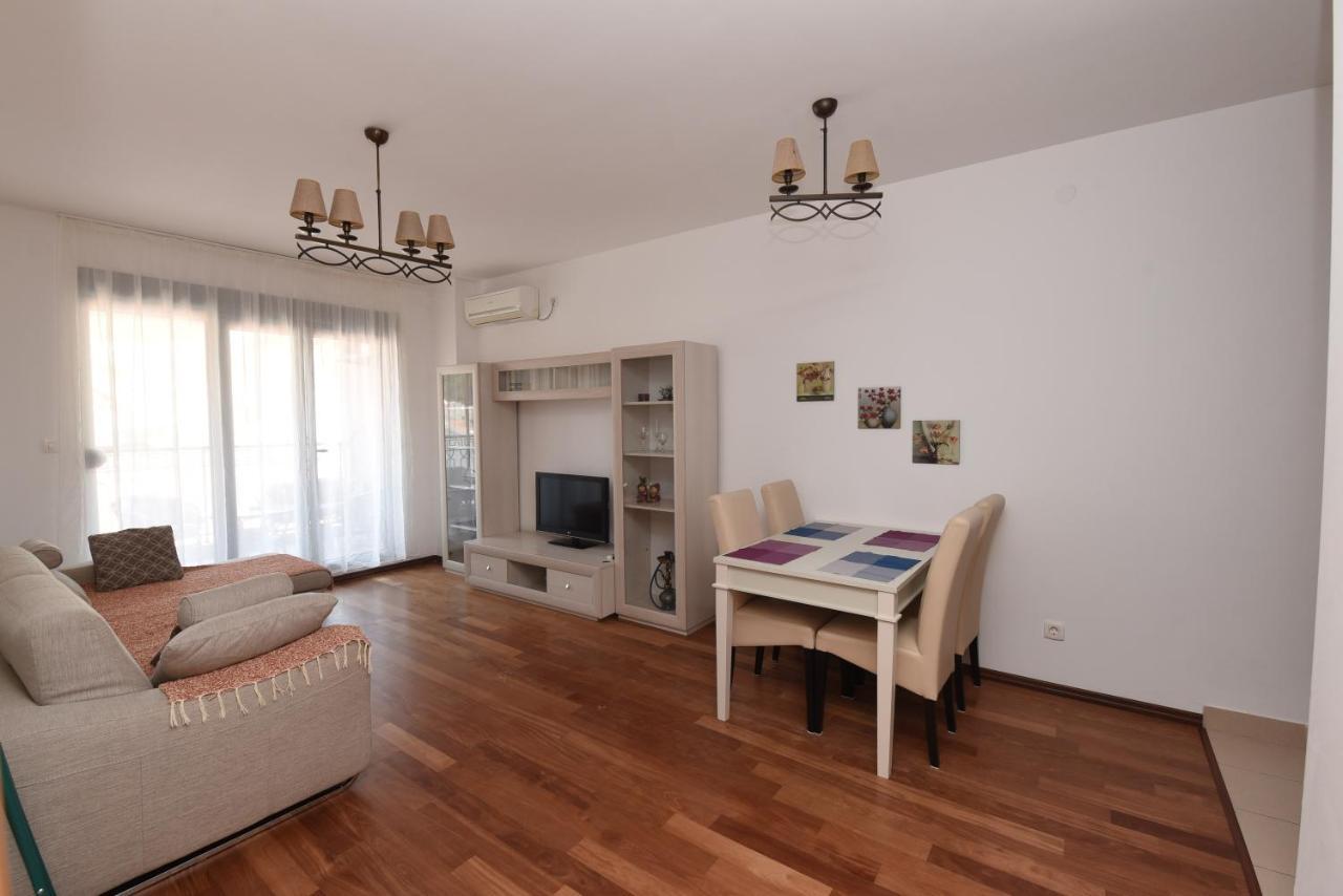 Apartamenti Enjoy Petrovac Exterior photo