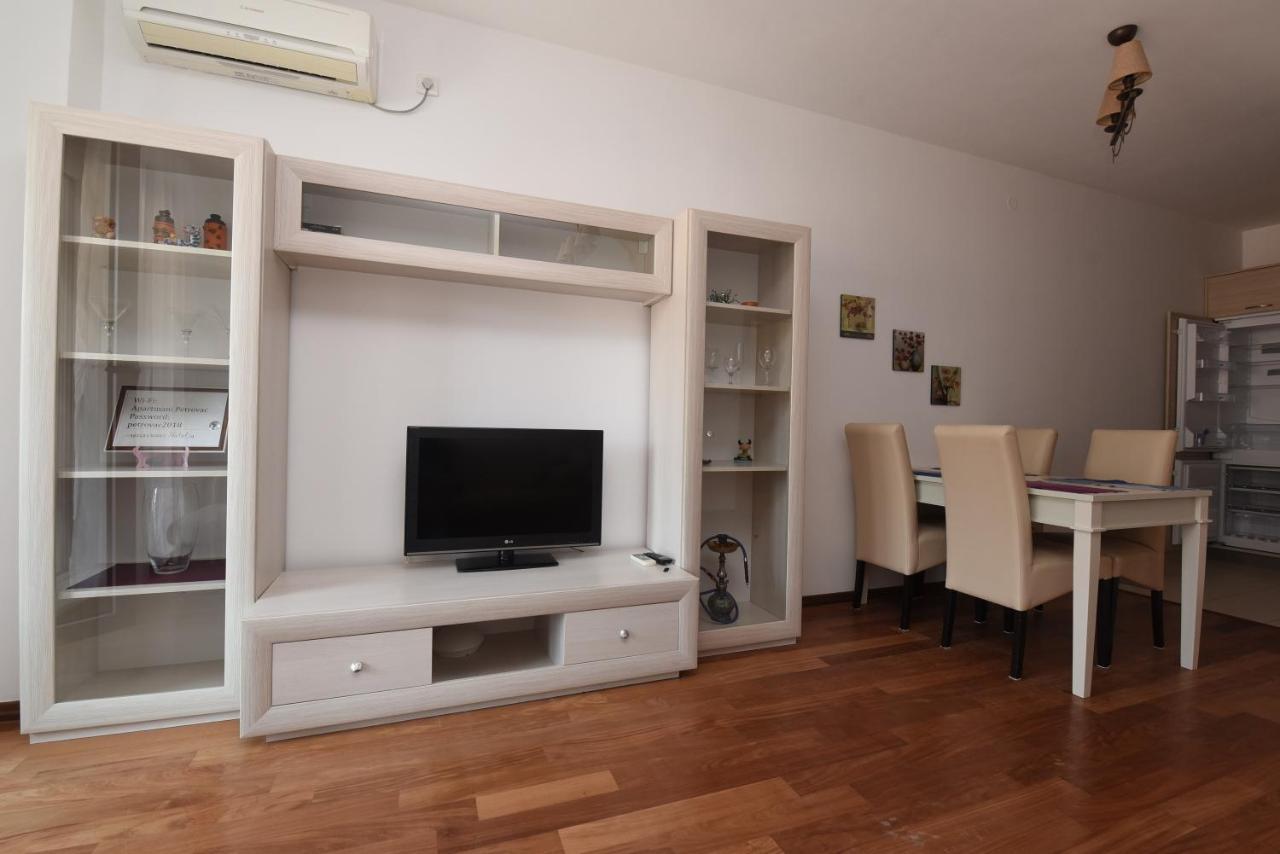 Apartamenti Enjoy Petrovac Exterior photo