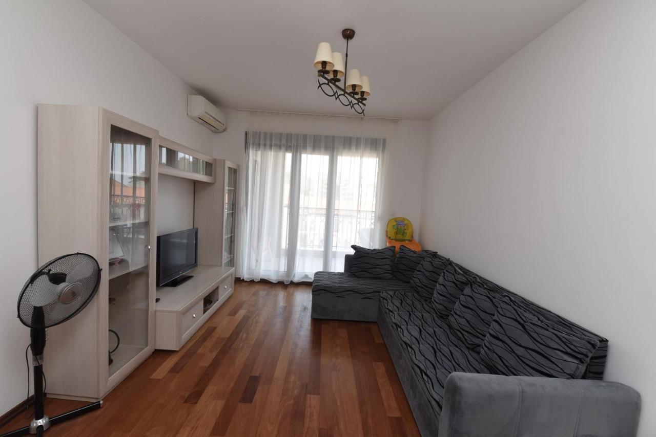 Apartamenti Enjoy Petrovac Exterior photo