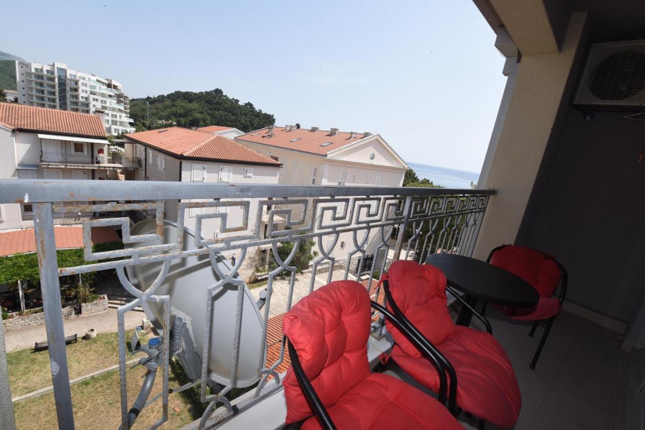 Apartamenti Enjoy Petrovac Exterior photo