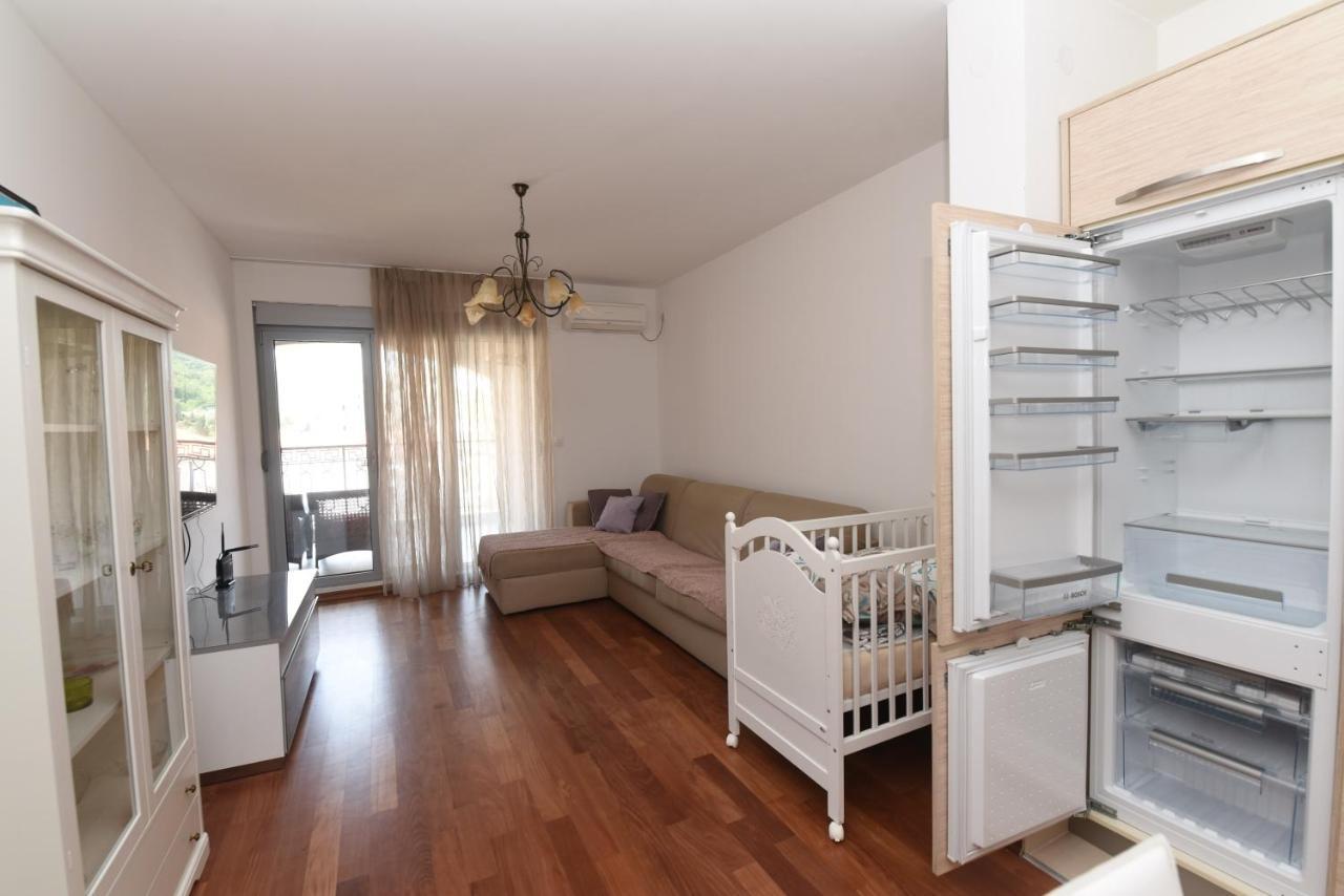 Apartamenti Enjoy Petrovac Exterior photo