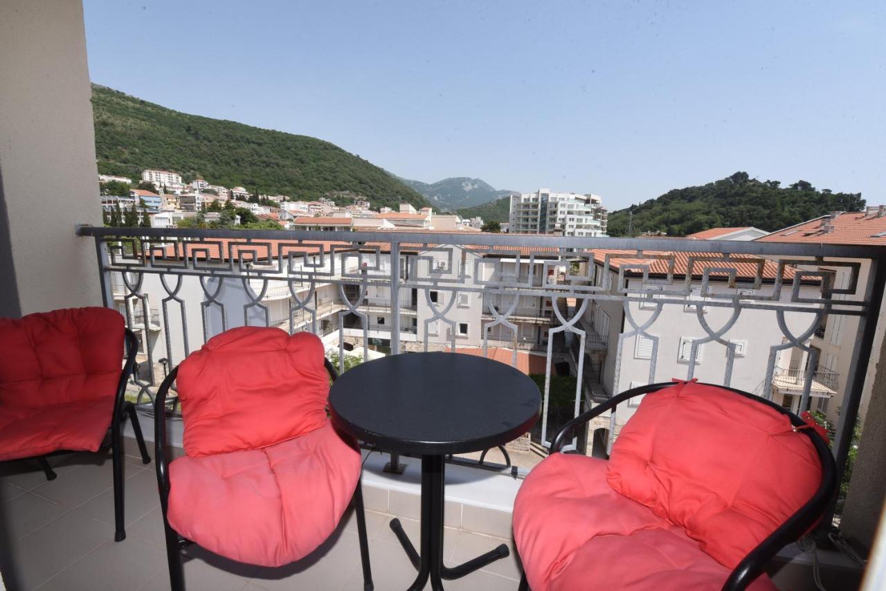 Apartamenti Enjoy Petrovac Exterior photo