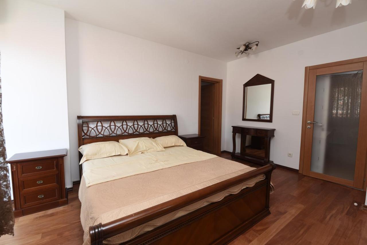 Apartamenti Enjoy Petrovac Exterior photo