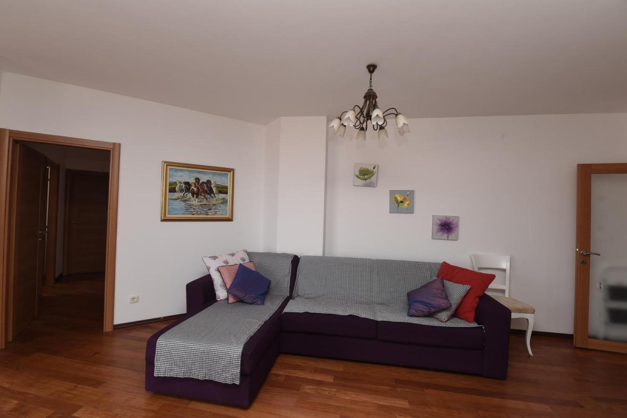 Apartamenti Enjoy Petrovac Exterior photo