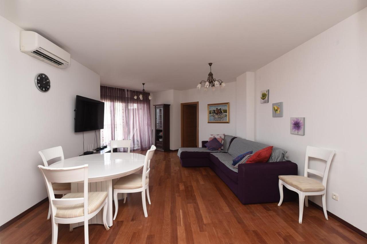 Apartamenti Enjoy Petrovac Exterior photo
