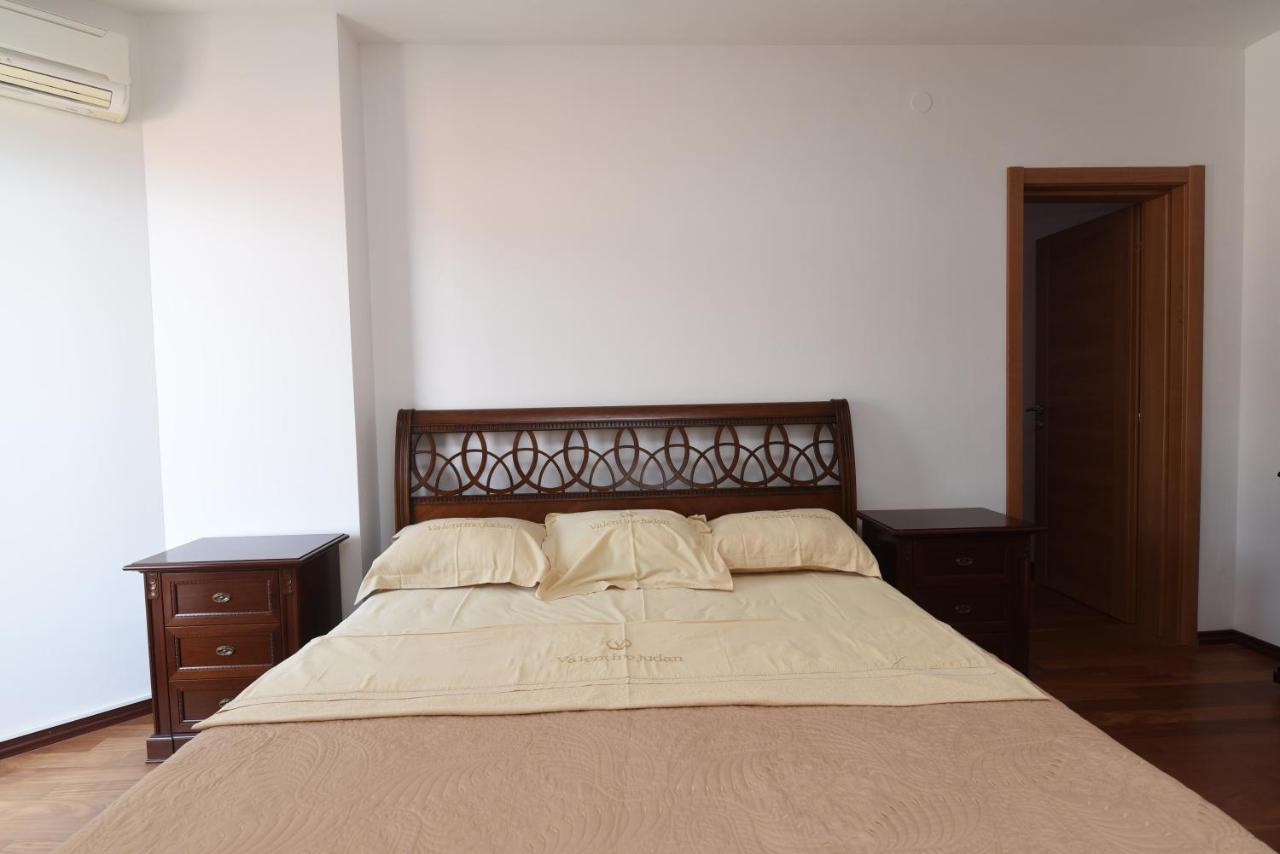Apartamenti Enjoy Petrovac Exterior photo