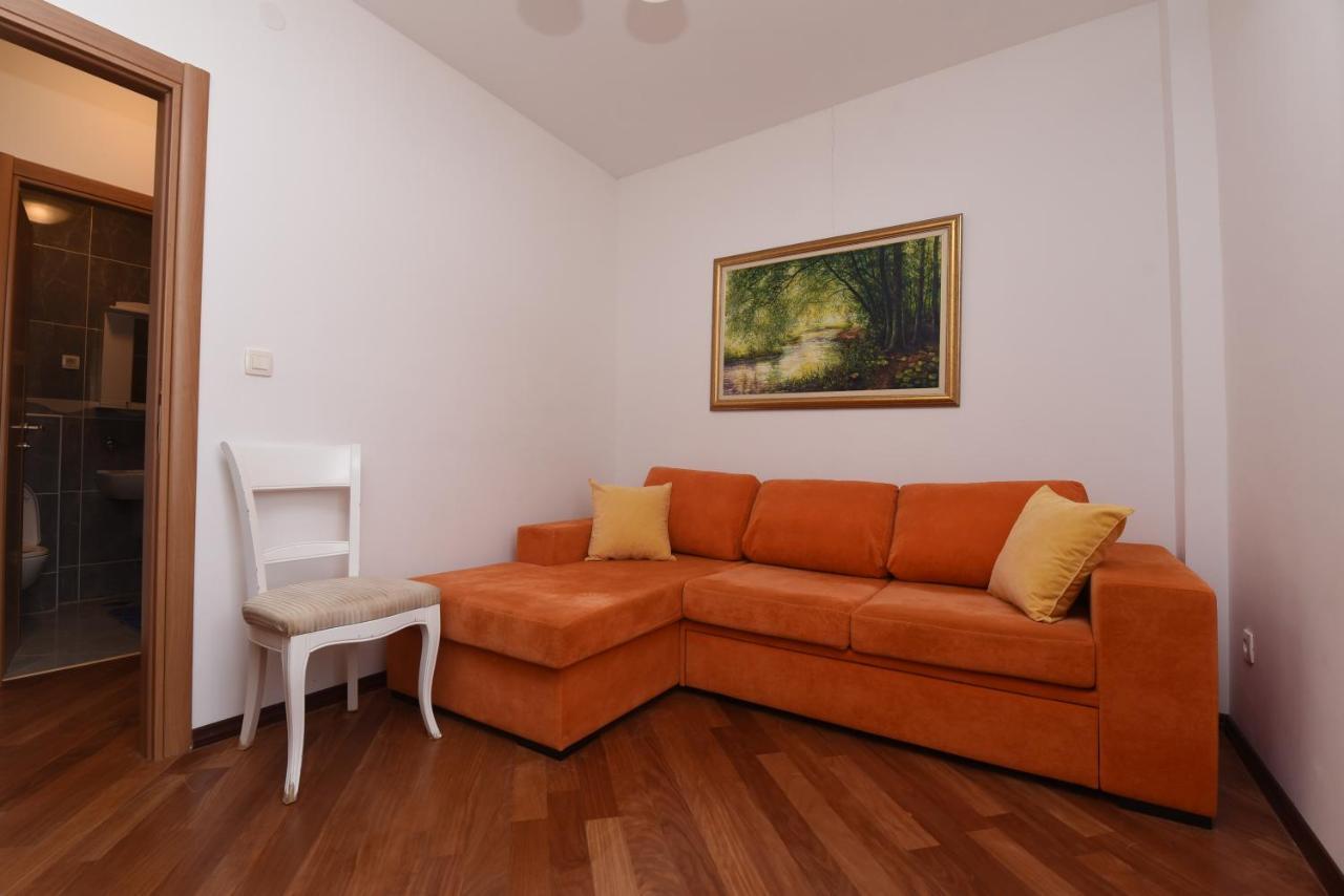 Apartamenti Enjoy Petrovac Exterior photo